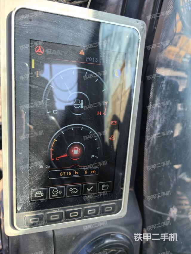 显示屏 (驾驶室部分) 显示屏 (驾驶室部分)