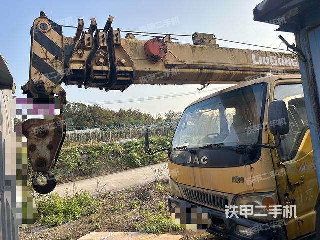 整机右后45°(设备外观及核心部件) 整机右后45°(设备外观及核心部件)