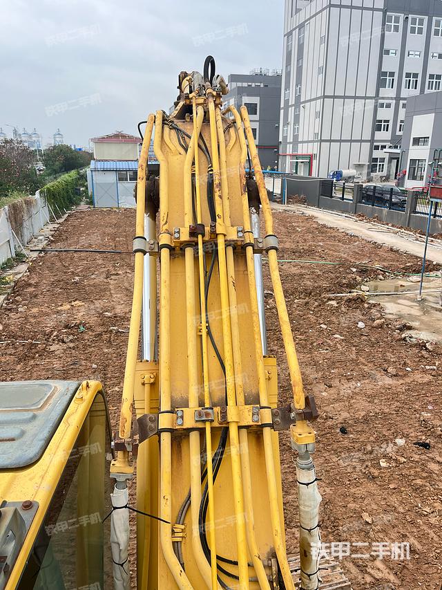 駕駛室頂部（整機(jī)外觀）