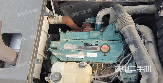 發(fā)動(dòng)機(jī)整體俯視(整機(jī)外觀) 發(fā)動(dòng)機(jī)整體俯視(整機(jī)外觀)