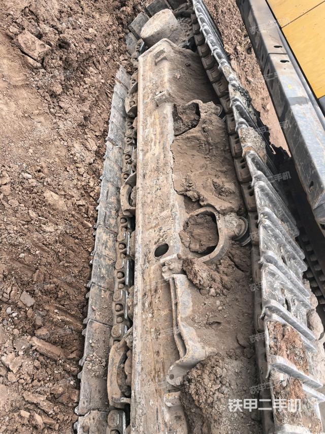 左导向轮(行走机构) 左导向轮(行走机构)