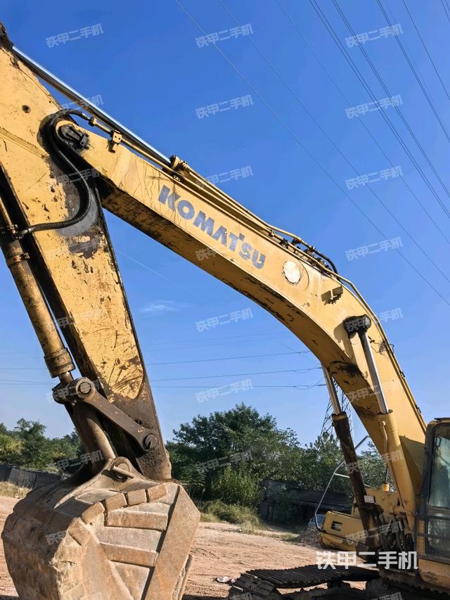 大臂整体 右侧(工作和回转装置) 大臂整体 右侧(工作和回转装置)