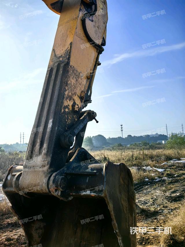 小臂整體左后(工作和回轉(zhuǎn)裝置) 小臂整體左后(工作和回轉(zhuǎn)裝置)