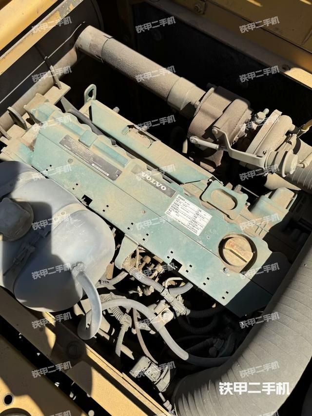 發(fā)動機(jī)整體俯視(整機(jī)外觀) 發(fā)動機(jī)整體俯視(整機(jī)外觀)