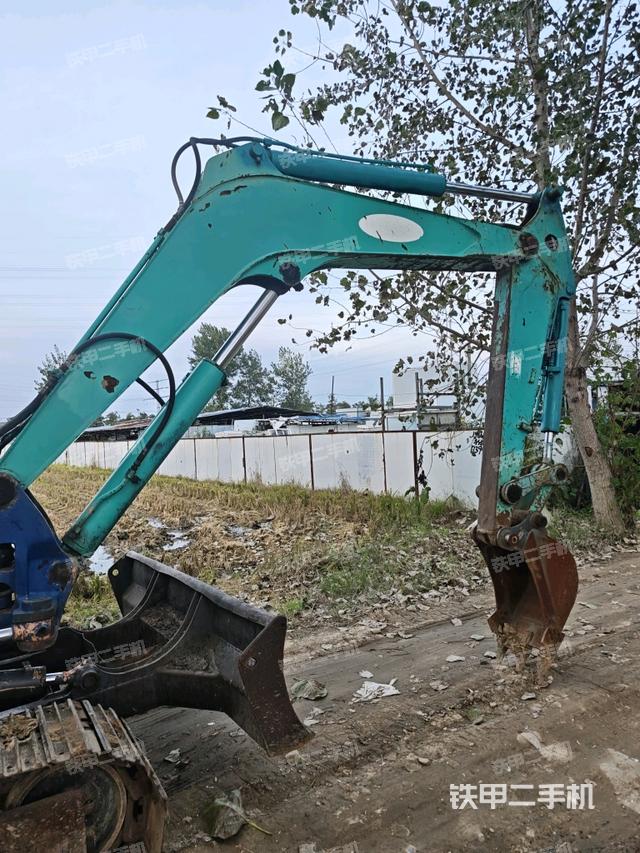 小臂整體右前(工作和回轉(zhuǎn)裝置) 小臂整體右前(工作和回轉(zhuǎn)裝置)