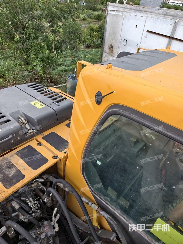 駕駛室整體（整機(jī)外觀）