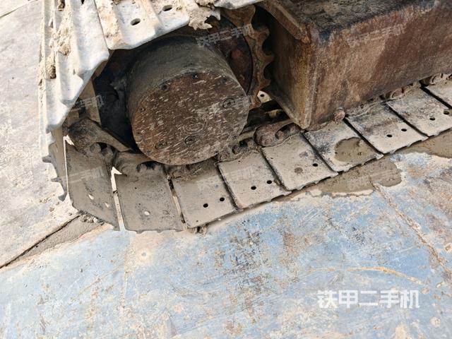 右側(cè)履帶整體?(行走機(jī)構(gòu)) 右側(cè)履帶整體?(行走機(jī)構(gòu))