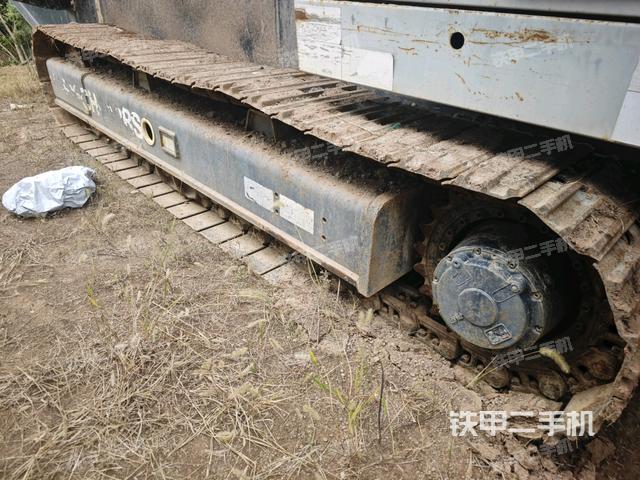 駕駛室操作臺(tái)(設(shè)備外觀及核心部件) 駕駛室操作臺(tái)(設(shè)備外觀及核心部件)