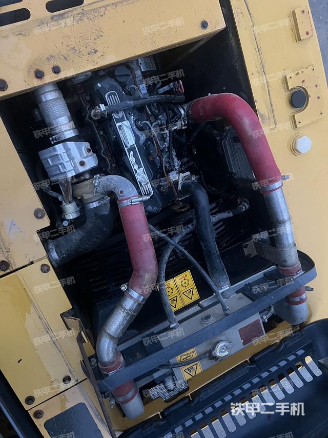 发动机整体俯视(整机外观) 发动机整体俯视(整机外观)