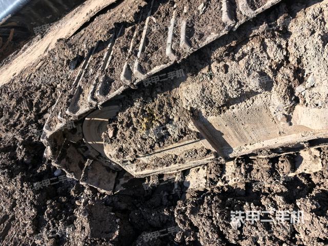 右侧履带整体(行走机构) 右侧履带整体(行走机构)