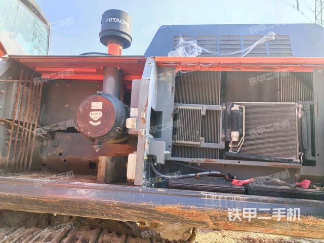 散熱器正面(大件艙室) 散熱器正面(大件艙室)