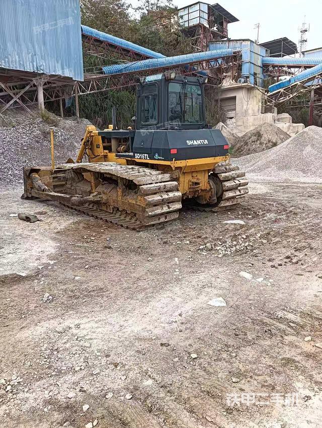 整机左侧(设备外观及核心部件) 整机左侧(设备外观及核心部件)