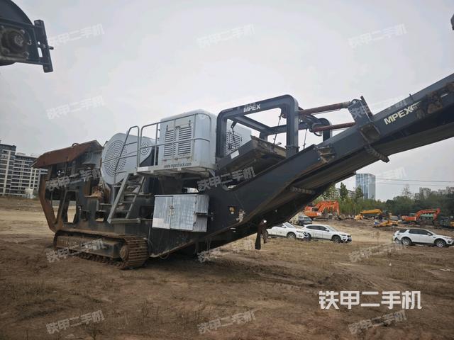 整機(jī)右后45°(設(shè)備外觀及核心部件) 整機(jī)右后45°(設(shè)備外觀及核心部件)