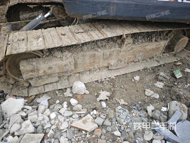 单侧履带整体(整机外观) 单侧履带整体(整机外观)