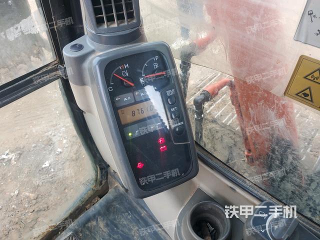 显示屏 (驾驶室部分) 显示屏 (驾驶室部分)