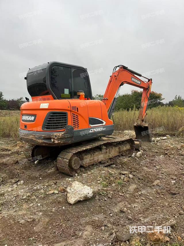 整机右后45°(整机外观) 整机右后45°(整机外观)