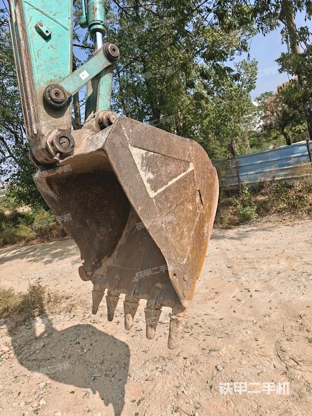 小臂整體左后(工作和回轉(zhuǎn)裝置) 小臂整體左后(工作和回轉(zhuǎn)裝置)