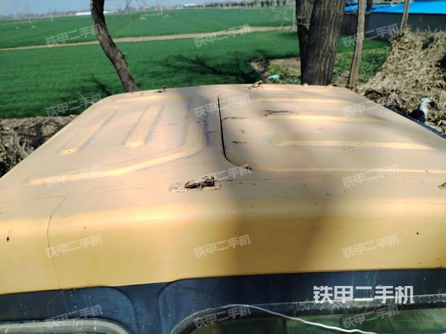 驾驶室顶部(整机外观) 驾驶室顶部(整机外观)