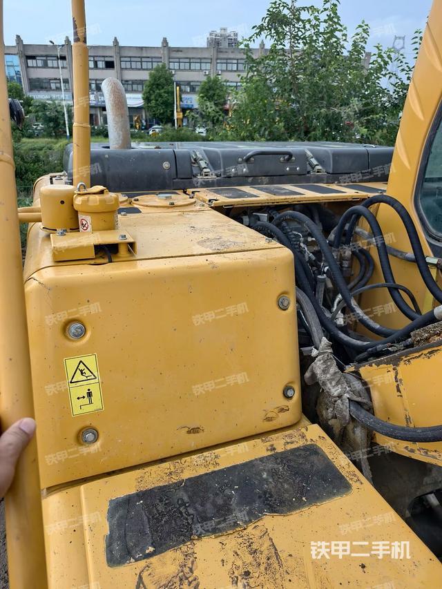 駕駛室頂部（整機(jī)外觀）