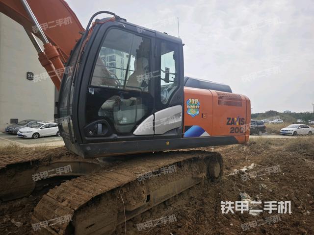 右前45(整機(jī)外觀) 右前45(整機(jī)外觀)