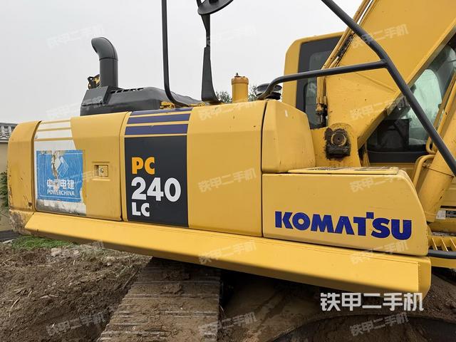 驾驶室整体(整机外观) 驾驶室整体(整机外观)