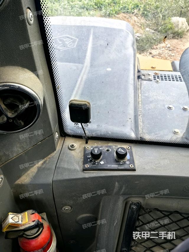 后窗玻璃角標(駕駛室部分) 后窗玻璃角標(駕駛室部分)