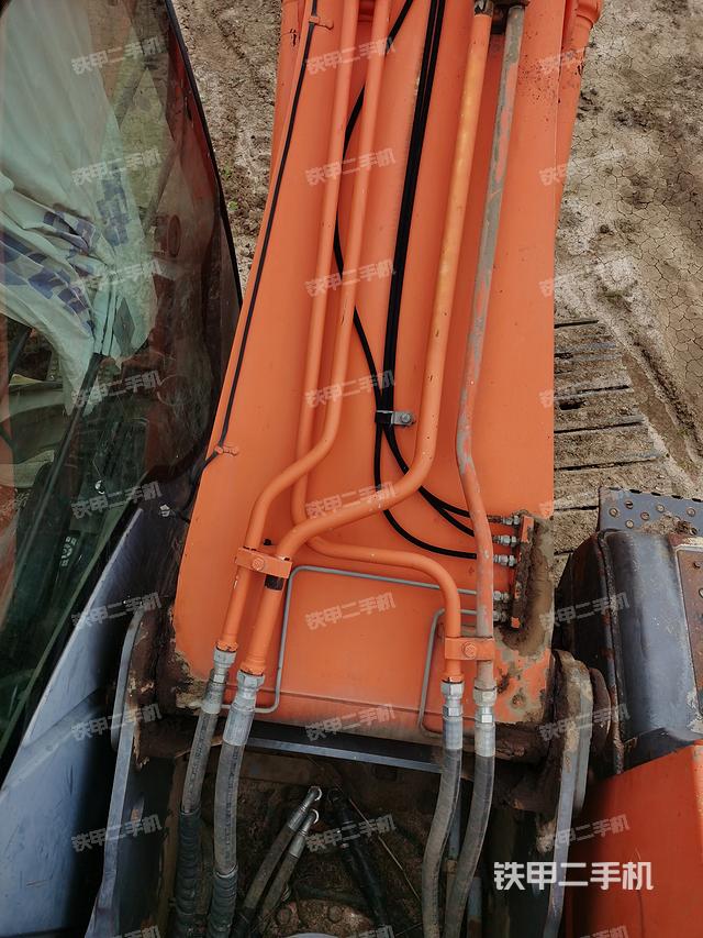 駕駛室頂部（整機(jī)外觀(guān)）