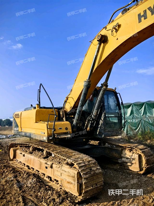 左后45(整機(jī)外觀) 左后45(整機(jī)外觀)