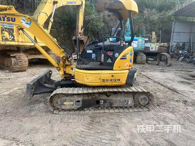 駕駛室頂部(整機外觀) 駕駛室頂部(整機外觀)