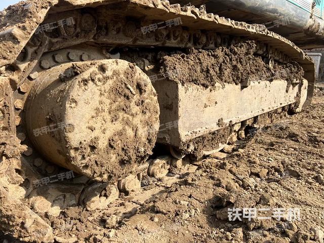 单侧履带整体(整机外观) 单侧履带整体(整机外观)