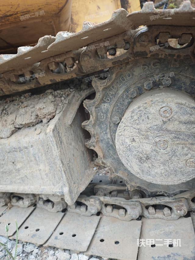 回转马达和主控阀（整机外观）