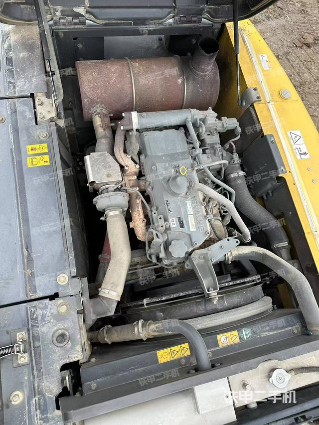 发动机整体俯视(整机外观) 发动机整体俯视(整机外观)