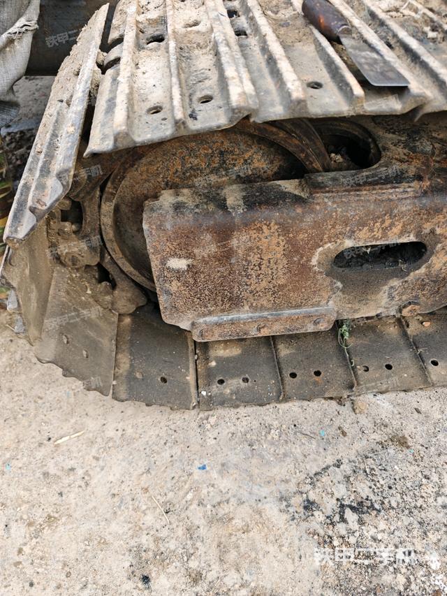 左側(cè)履帶整體?(行走機(jī)構(gòu)) 左側(cè)履帶整體?(行走機(jī)構(gòu))