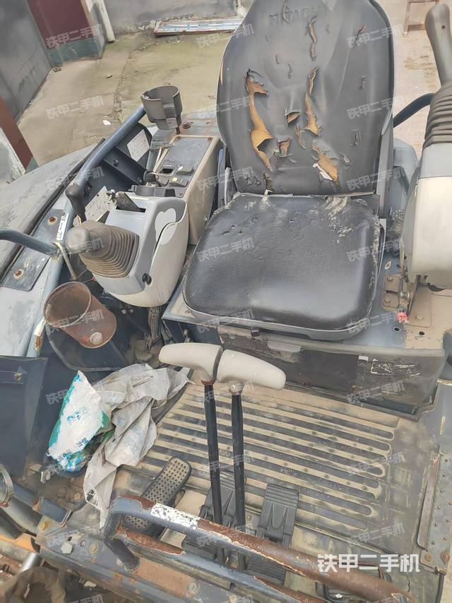 驾驶室整体（整机外观）