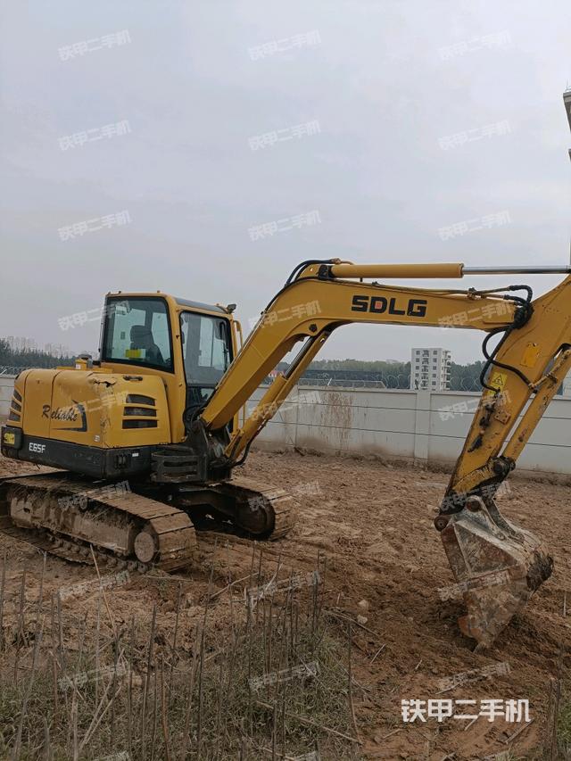 整機右后45°(整機外觀) 整機右后45°(整機外觀)