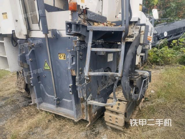 整機右側(cè)(設(shè)備外觀及核心部件) 整機右側(cè)(設(shè)備外觀及核心部件)