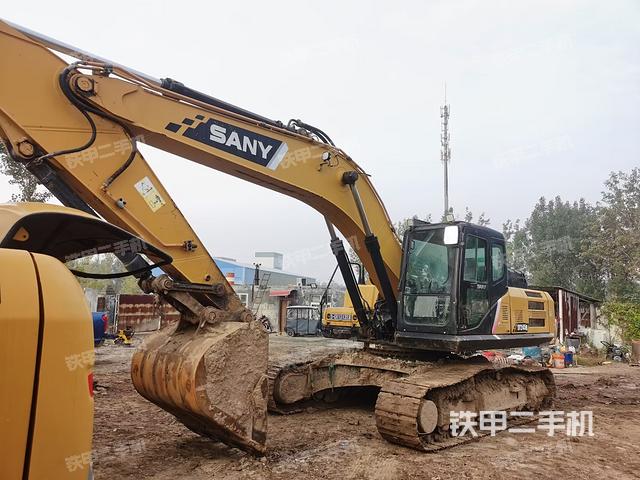 三一重工SY245H挖掘机