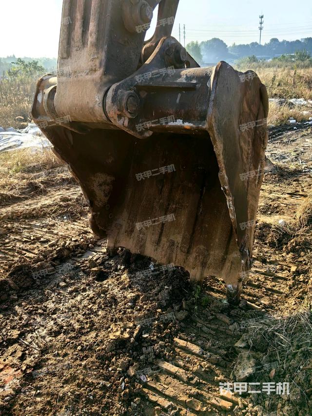 鏟斗45度(工作和回轉(zhuǎn)裝置) 鏟斗45度(工作和回轉(zhuǎn)裝置)