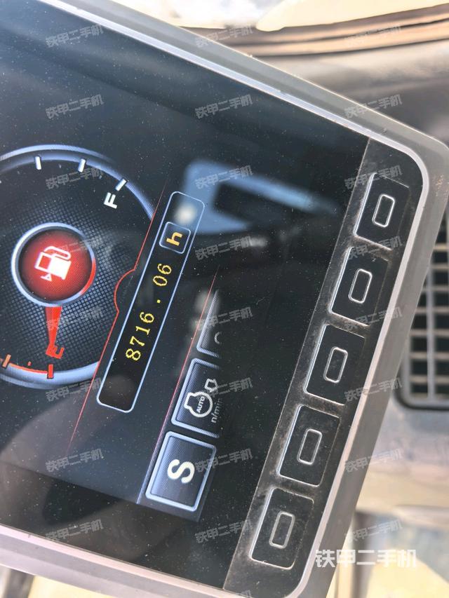 显示屏 (驾驶室部分) 显示屏 (驾驶室部分)