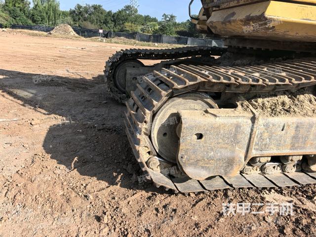 左驱动轮(行走机构) 左驱动轮(行走机构)