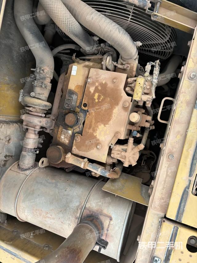 發(fā)動機整體俯視(整機外觀) 發(fā)動機整體俯視(整機外觀)