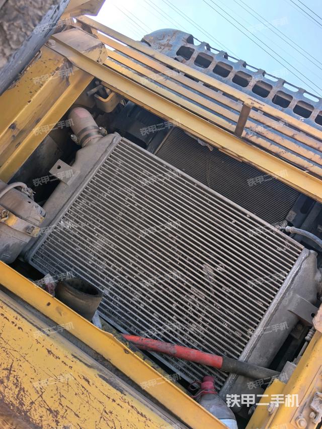 散热器正面(大件舱室) 散热器正面(大件舱室)