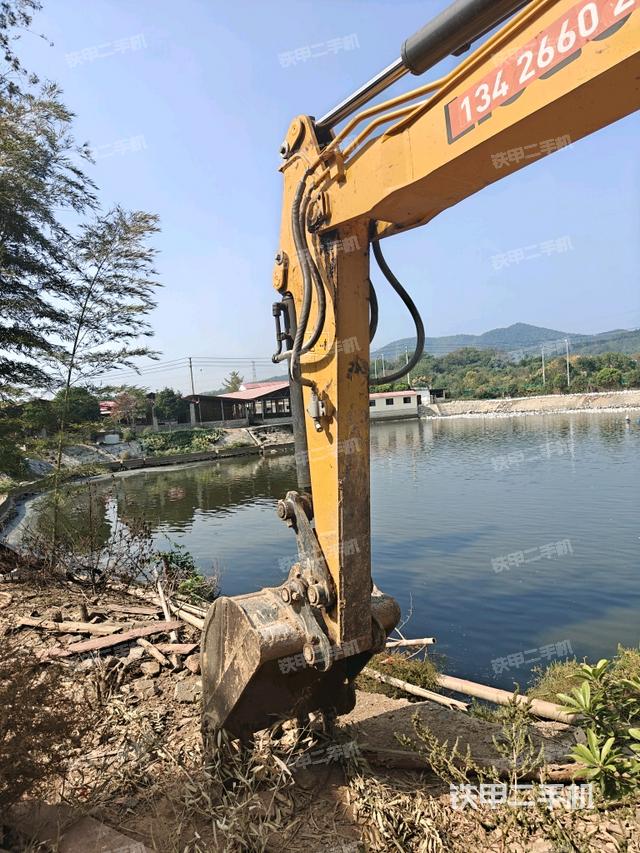 铲斗45度(工作和回转装置) 铲斗45度(工作和回转装置)