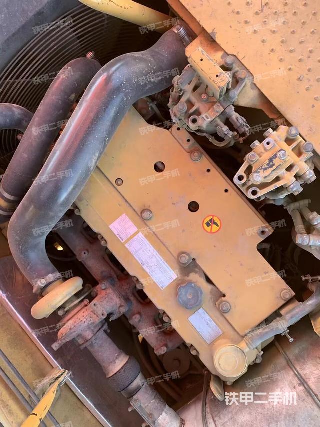 发动机整体俯视(整机外观) 发动机整体俯视(整机外观)