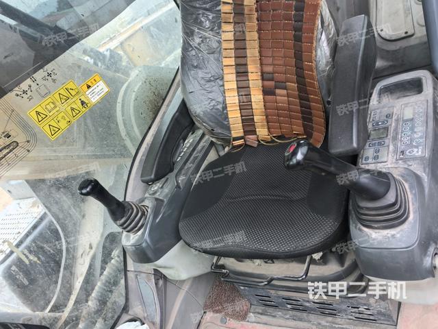 后窗玻璃角标(驾驶室部分) 后窗玻璃角标(驾驶室部分)