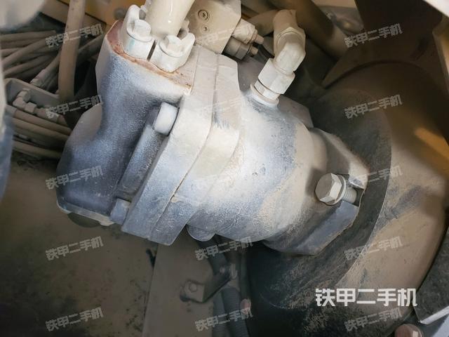 液壓泵艙室正面整體(整機(jī)外觀) 液壓泵艙室正面整體(整機(jī)外觀)