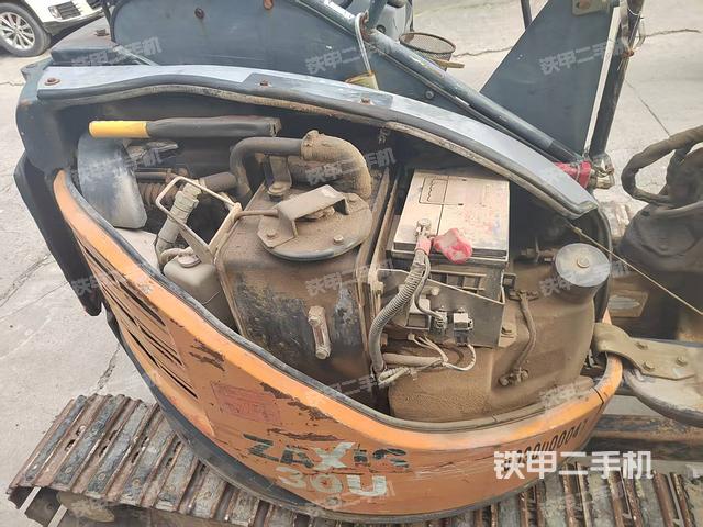 驾驶室顶部（整机外观）