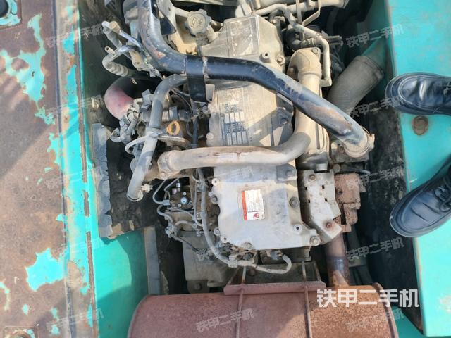 發(fā)動機整體俯視(整機外觀) 發(fā)動機整體俯視(整機外觀)