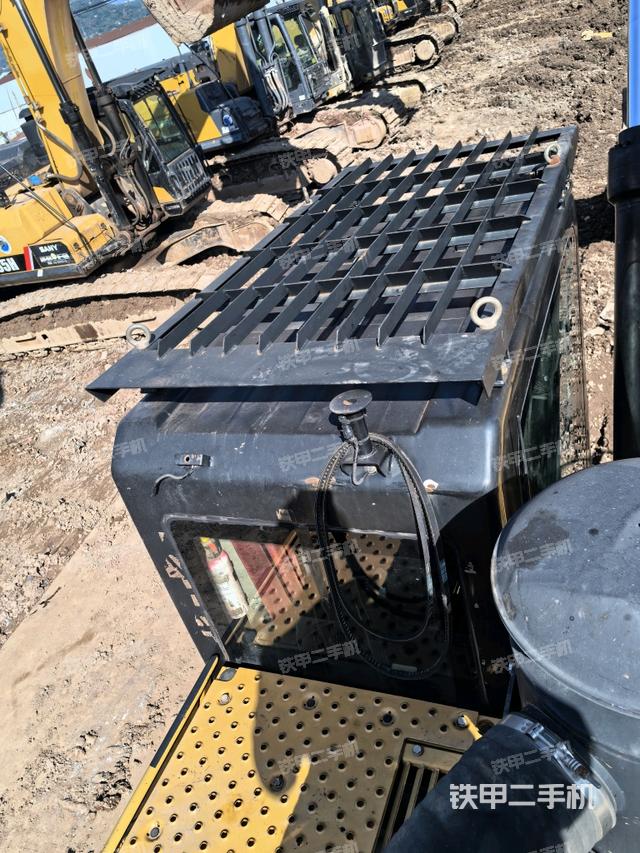 发动机室(上车部件) 发动机室(上车部件)