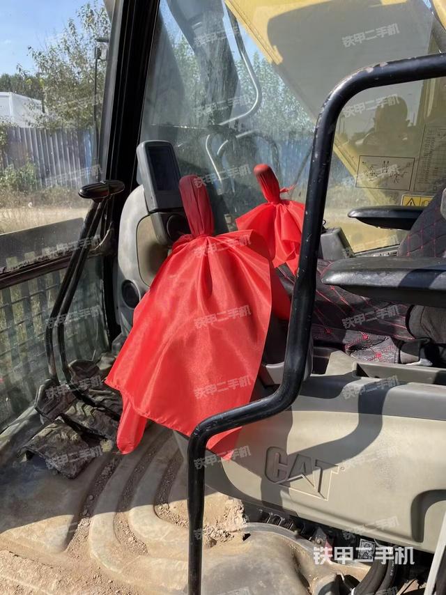 驾驶室整体(整机外观) 驾驶室整体(整机外观)